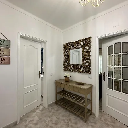 Luxury Walking Distance Gale Villa Albufeira